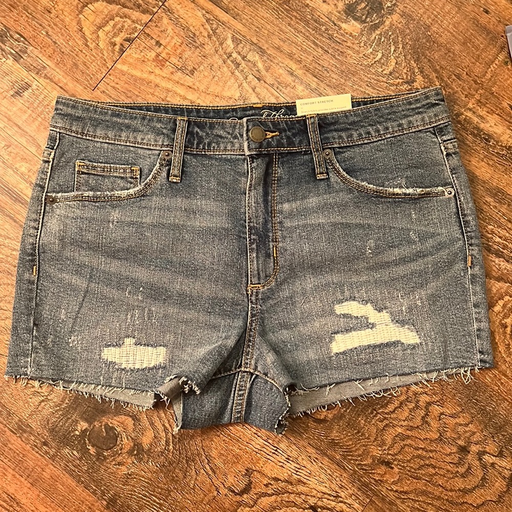 NWT Universal Threads High Rise Shortie Shorts Distressed Freyed Hem